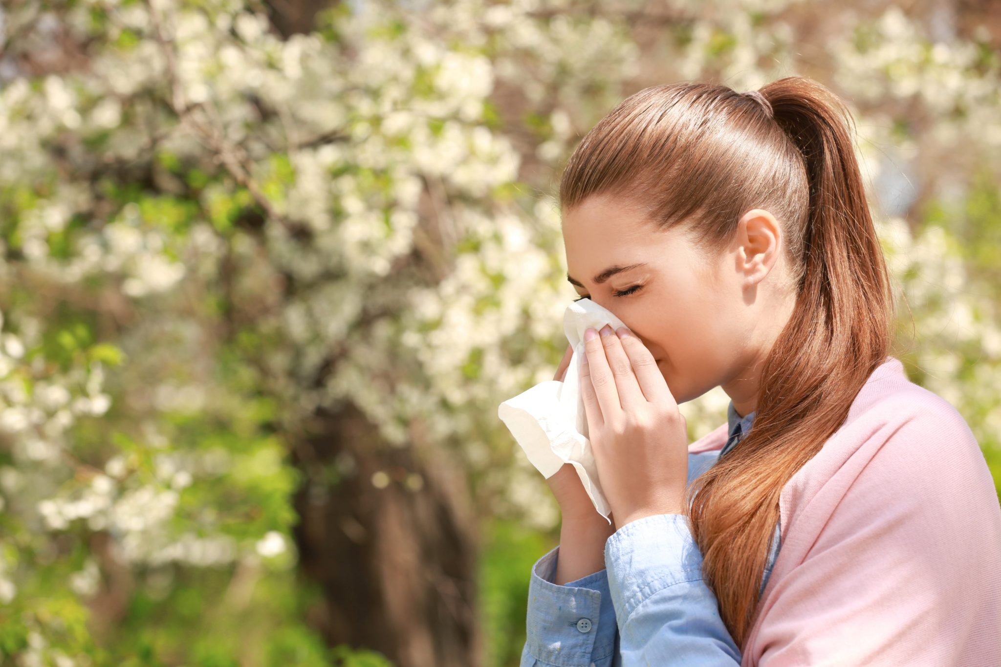 Women Sneezing Seasonal Allergies Zupmed Memphis